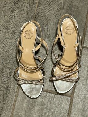 I. Miller silver strappy sandals w/ sparkling rhinestone accents - size 8.5